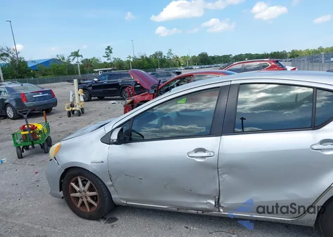 2012 Toyota Prius C Three z USA, uszkodzony, nr VIN JTDKDTB34C1518651